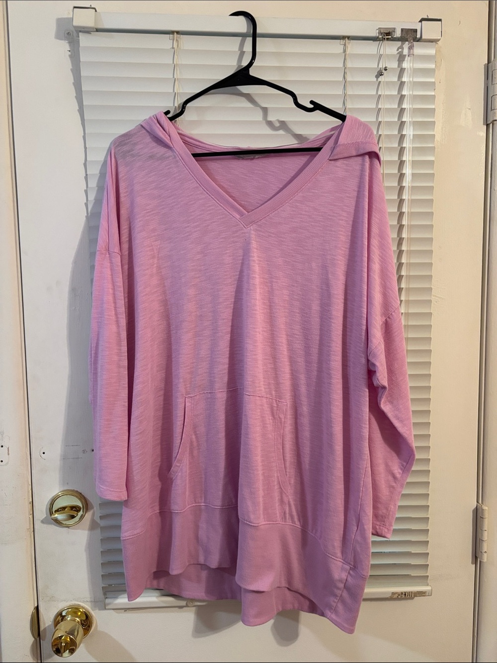 Relaxed Light Pink V-Neck Hooded Pullover